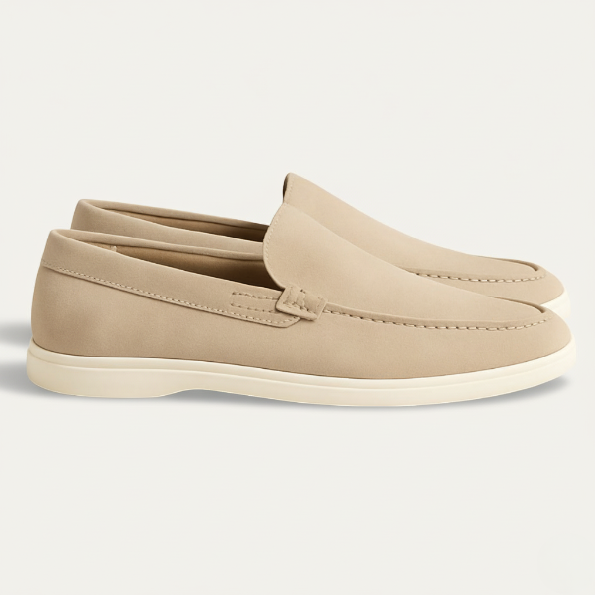Herre loafers med mokasinfront, synlige sømme og flad lys sål
