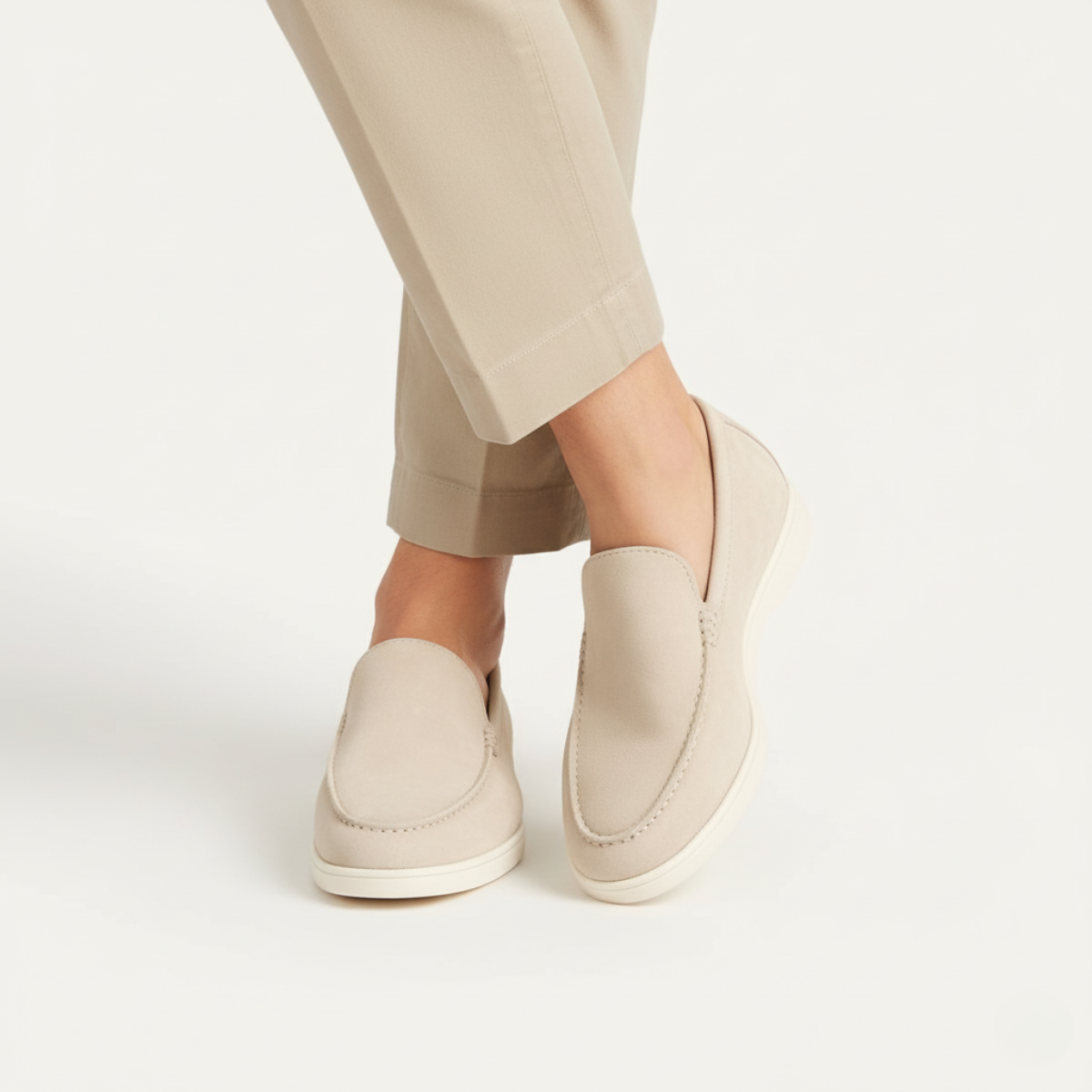 Herre loafers med mokasinfront, synlige sømme og flad lys sål