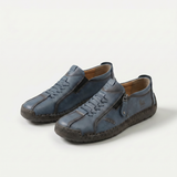 Sneakers med snørebånd, sidelukning med lynlås og flad sål