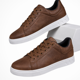Herre sneakers med snørebånd og hvid kontrastsål