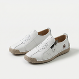 Sneakers med snørebånd, sidelukning med lynlås og flad sål