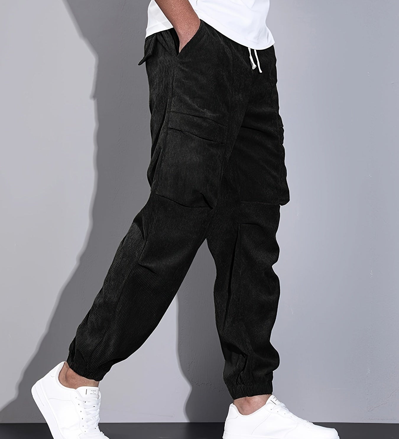Pantalon cargo homme à texture côtelée, coupe jogger et jambes longues