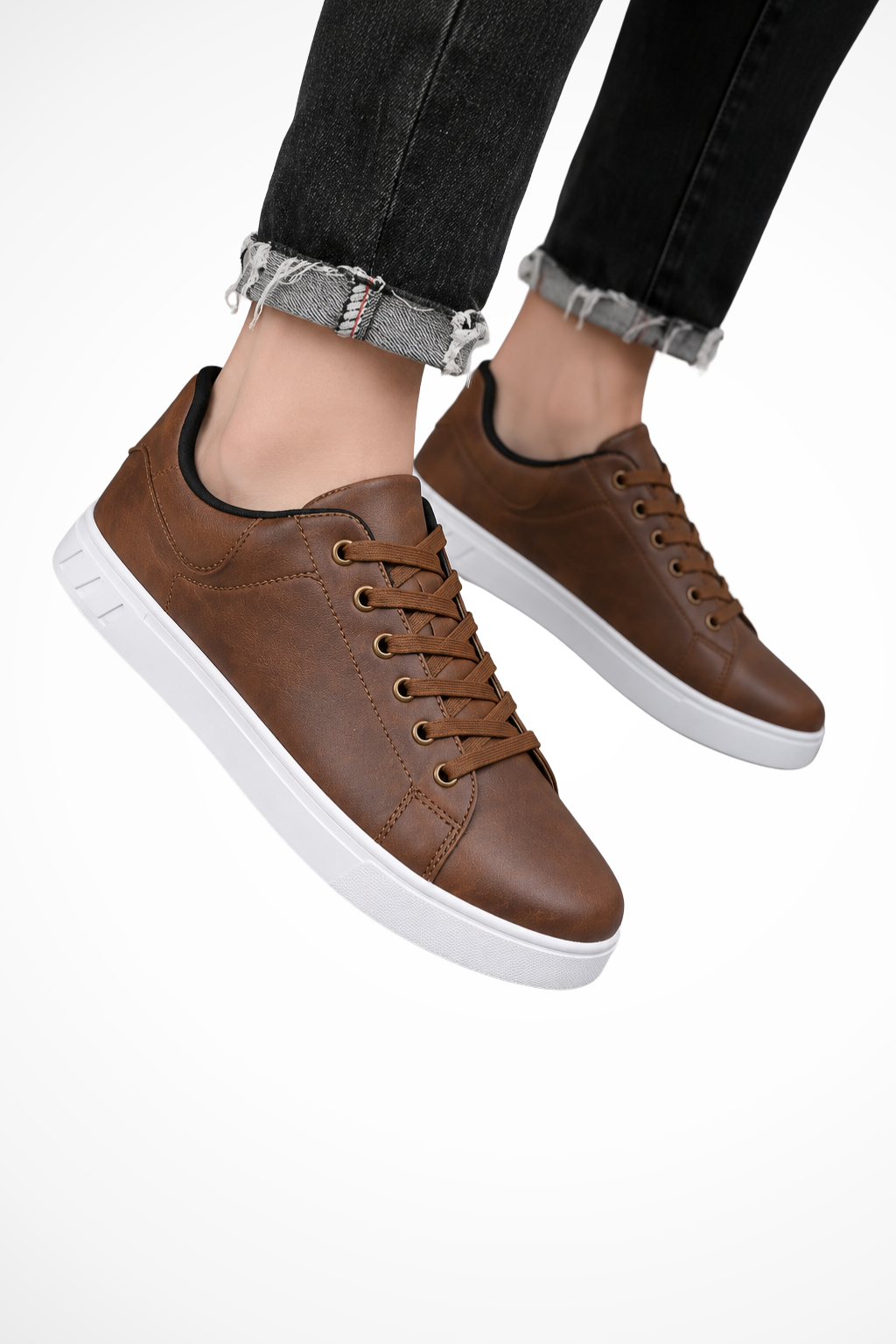 Herre sneakers med snørebånd og hvid kontrastsål