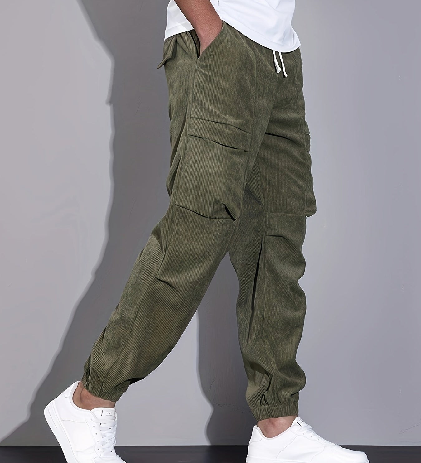 Pantalon cargo homme à texture côtelée, coupe jogger et jambes longues