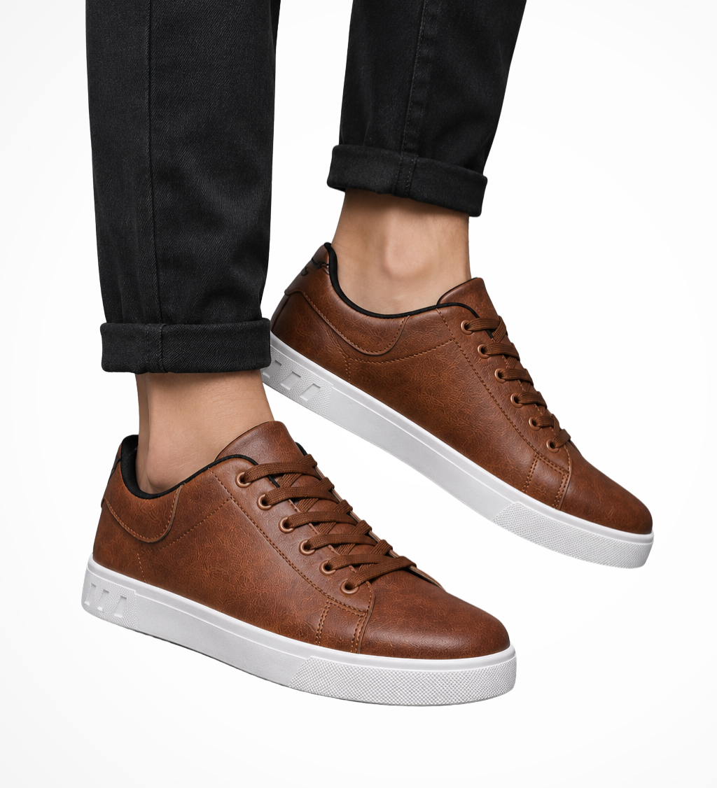 Herre sneakers med snørebånd og hvid kontrastsål