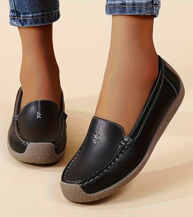 Mocassins femme à surpiqûres contrastées et semelle plate