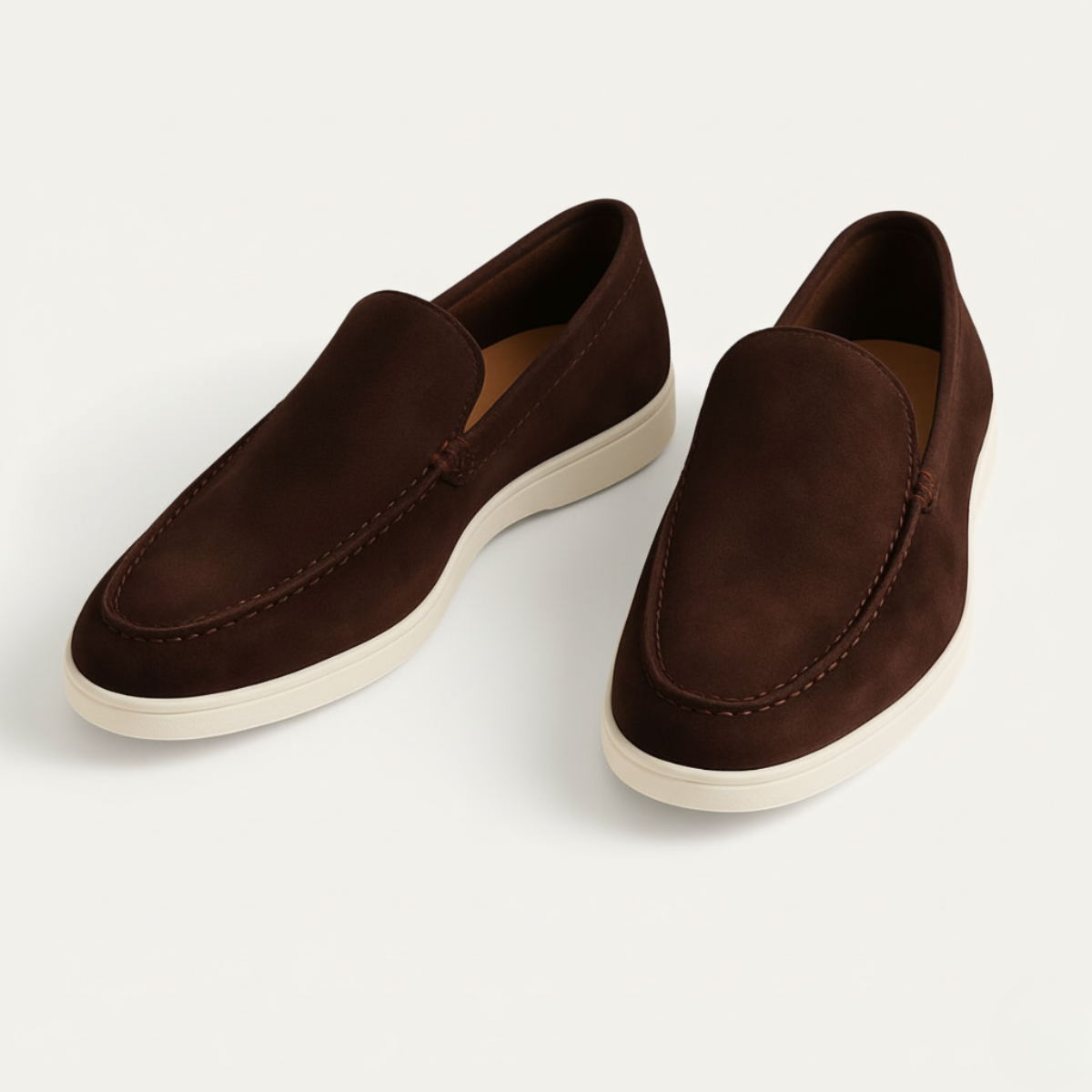 Herre loafers med mokasinfront, synlige sømme og flad lys sål