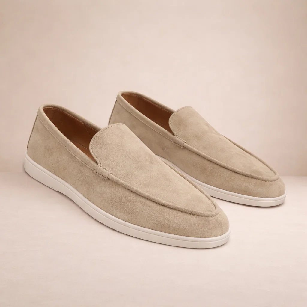 Herre loafers med mokkasinsøm, slip-on design og flad hvid sål