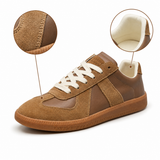Herre sneakers med snørebånd, paneler og kontrasterende sål