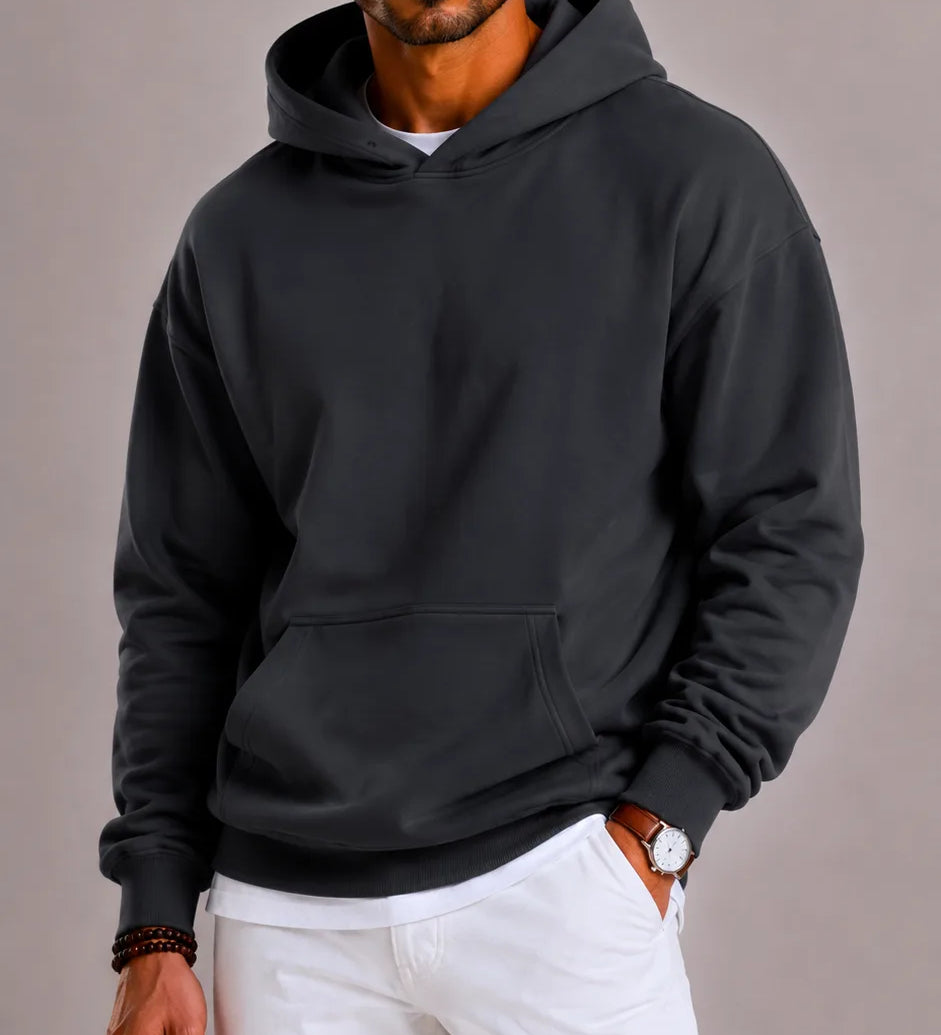 Herrehoodie med hætte, lange ærmer og kængurulomme
