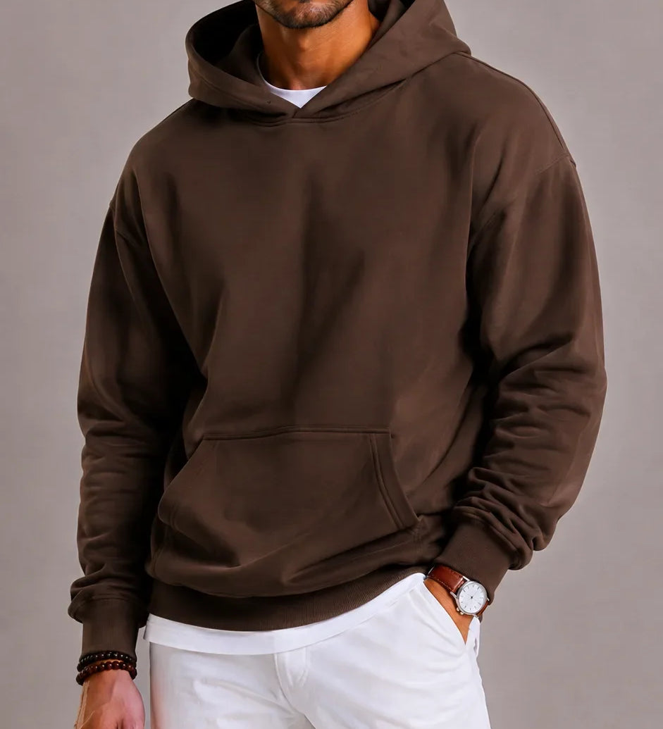 Herrehoodie med hætte, lange ærmer og kængurulomme