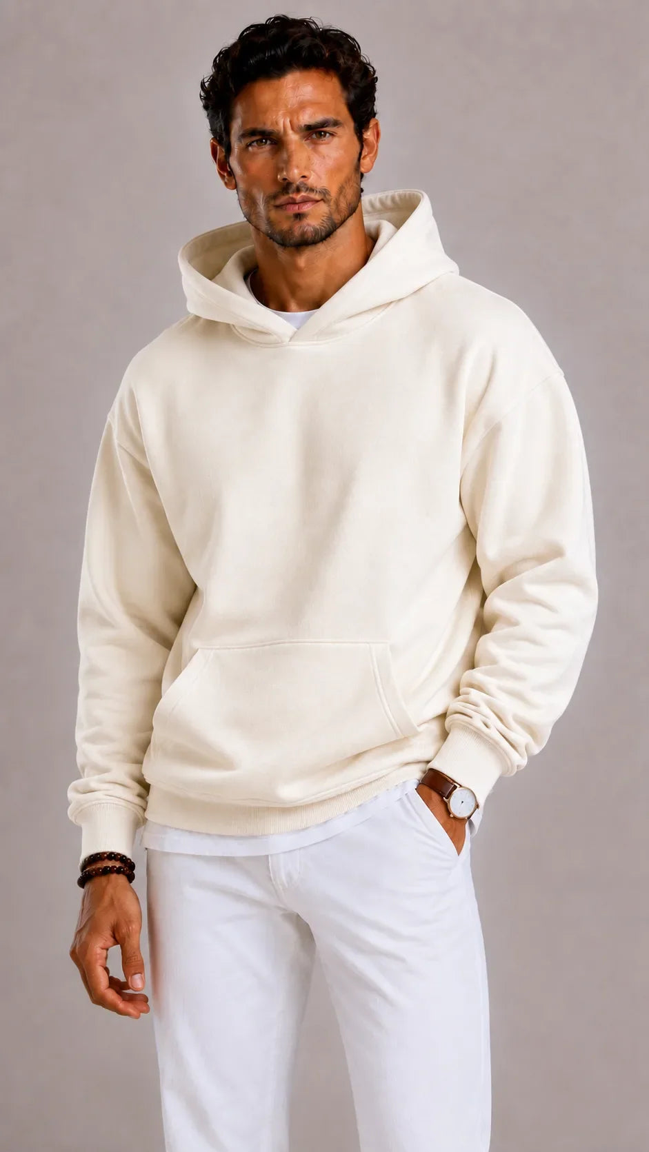 Herrehoodie med hætte, lange ærmer og kængurulomme