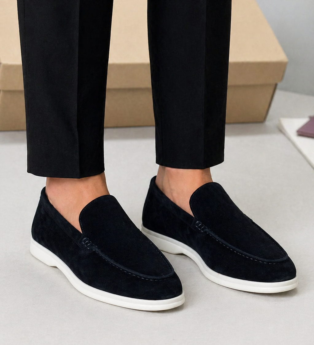 Herre loafers med slip-on-design, synlig pyntesøm og flad lys sål