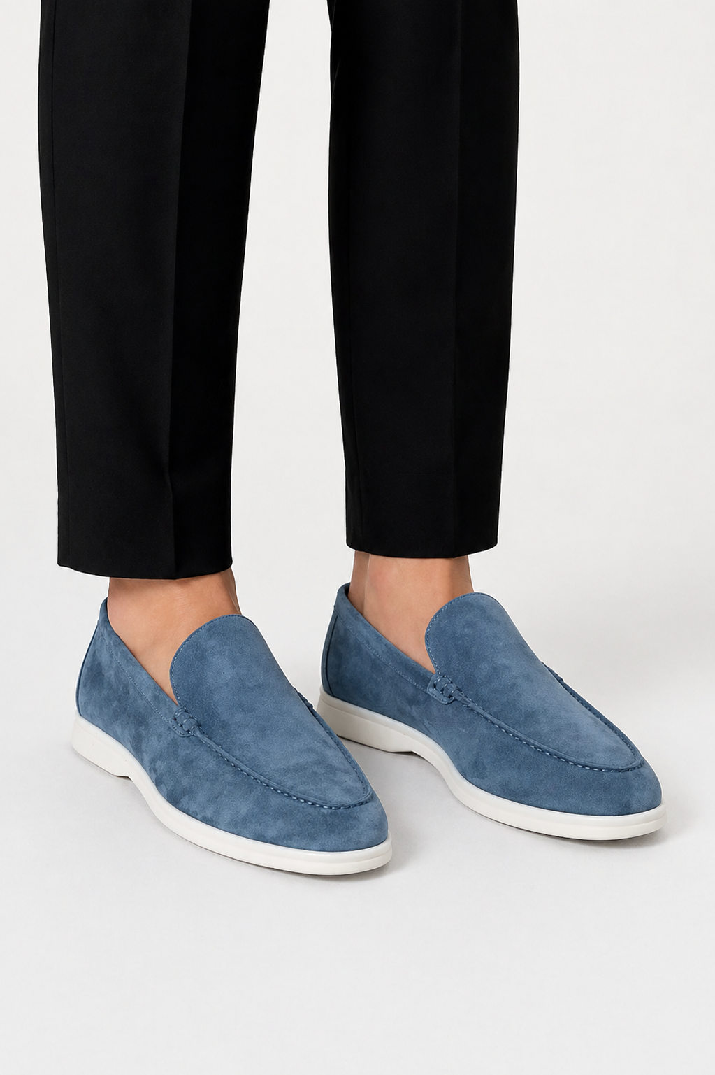 Herre loafers med slip-on-design, synlig pyntesøm og flad lys sål