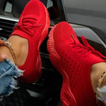 Dame sneakers med tekstureret overdel, snørebånd og rund tå