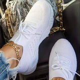 Dame sneakers med tekstureret overdel, snørebånd og rund tå