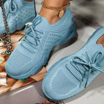 Dame sneakers med tekstureret overdel, snørebånd og rund tå