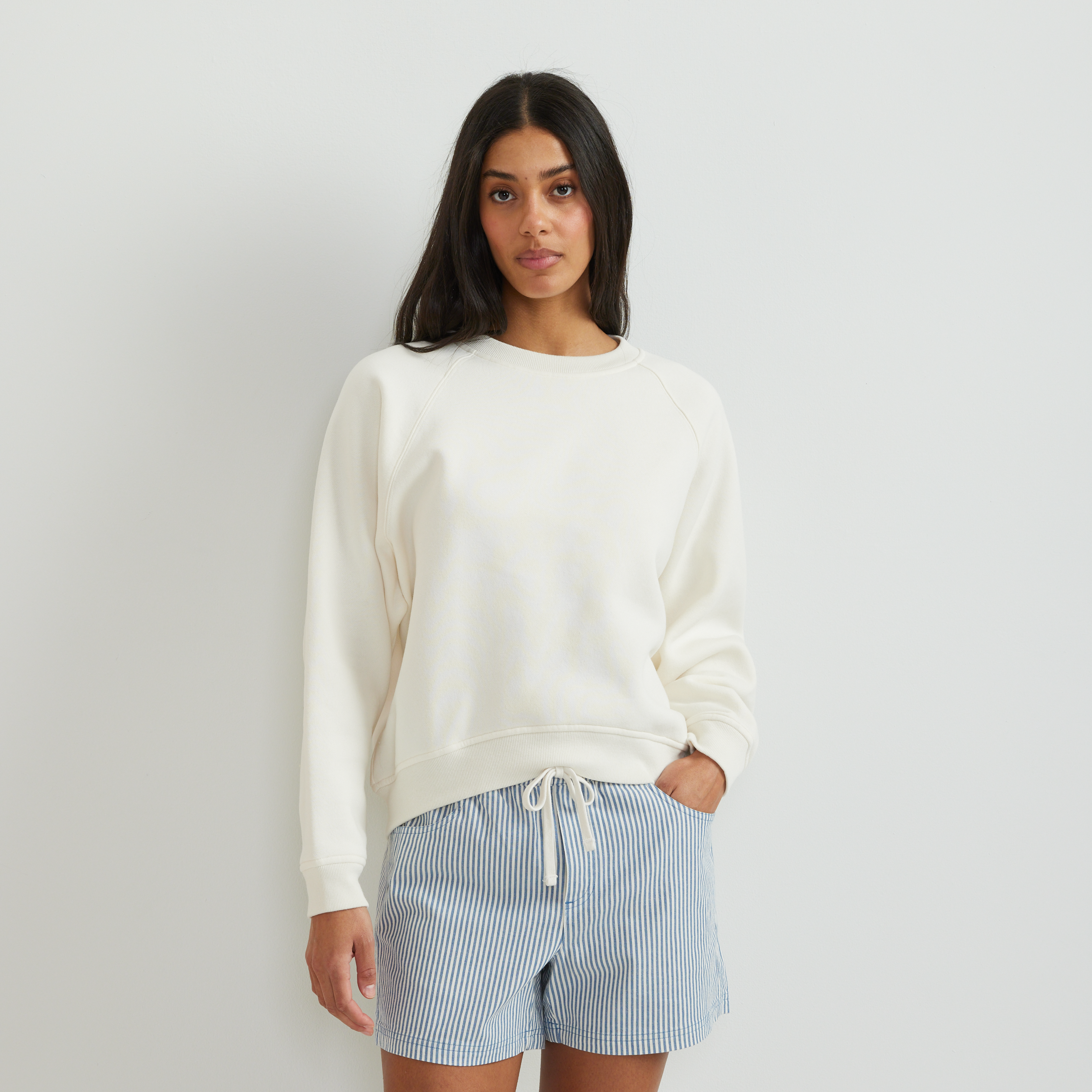 Dame sweatshirt med rund hals, lange ærmer og ribkanter