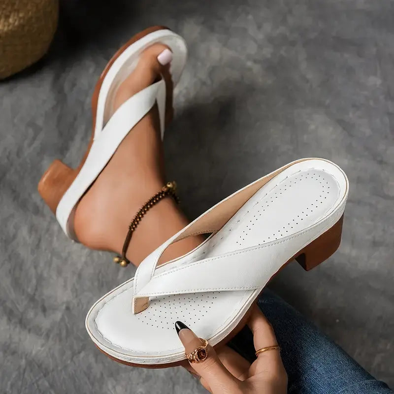 Sandaler med krydsrem over vristen og blokhæl