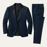 Herre i tredelt jakkesæt med blazer, vest og bukser