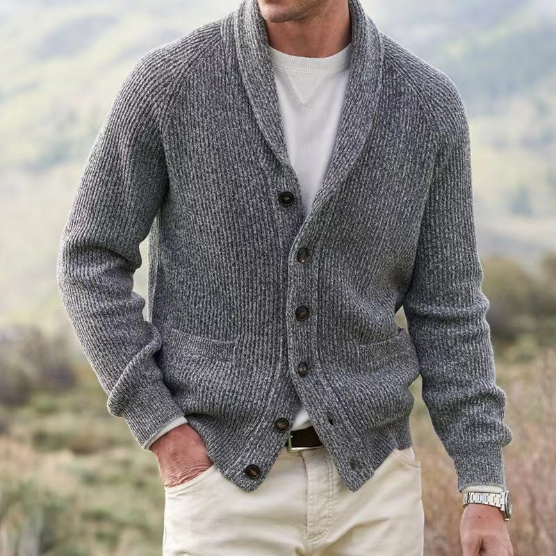 Herrecardigan med sjalskrave, ribstrik, knapper og lange ærmer
