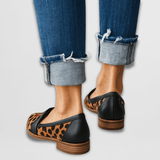 Dame loafers med spids tå og bred dekorativ rem
