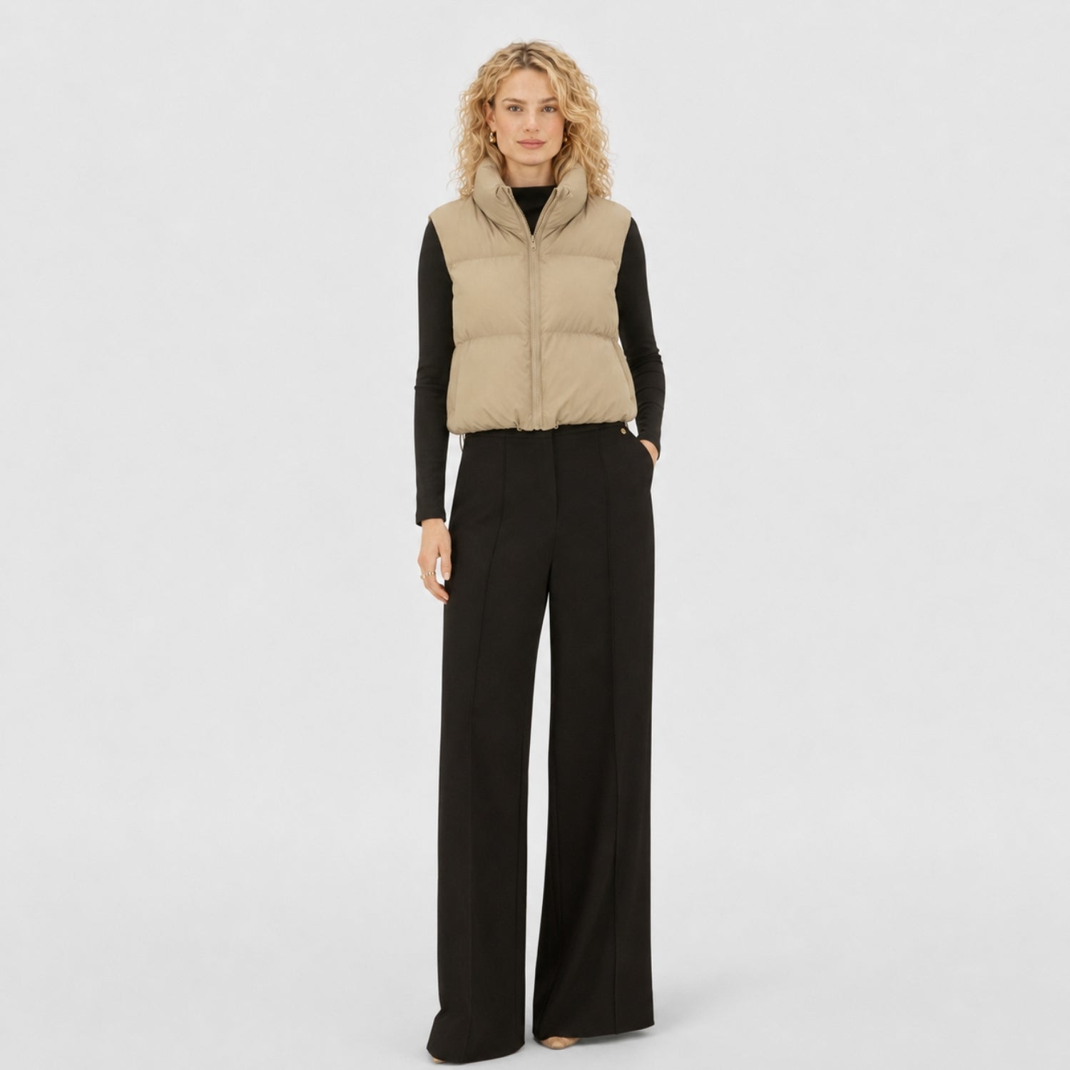 Gilet court femme matelassé à col haut et zip