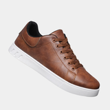 Herre sneakers med snørebånd, rund tå og flad lys sål