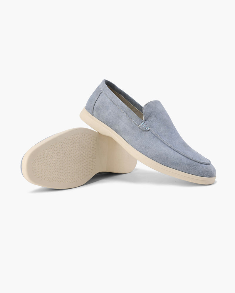Loafers med synlige sømdetaljer, slip-on design og kilehæl