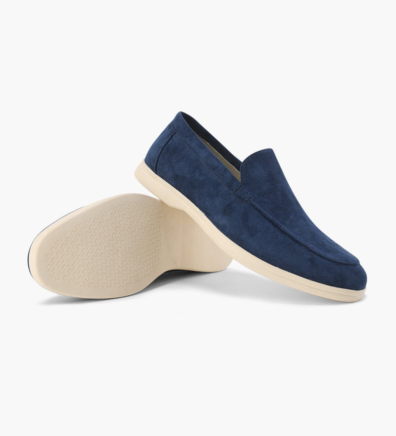Loafers med synlige sømdetaljer, slip-on design og kilehæl
