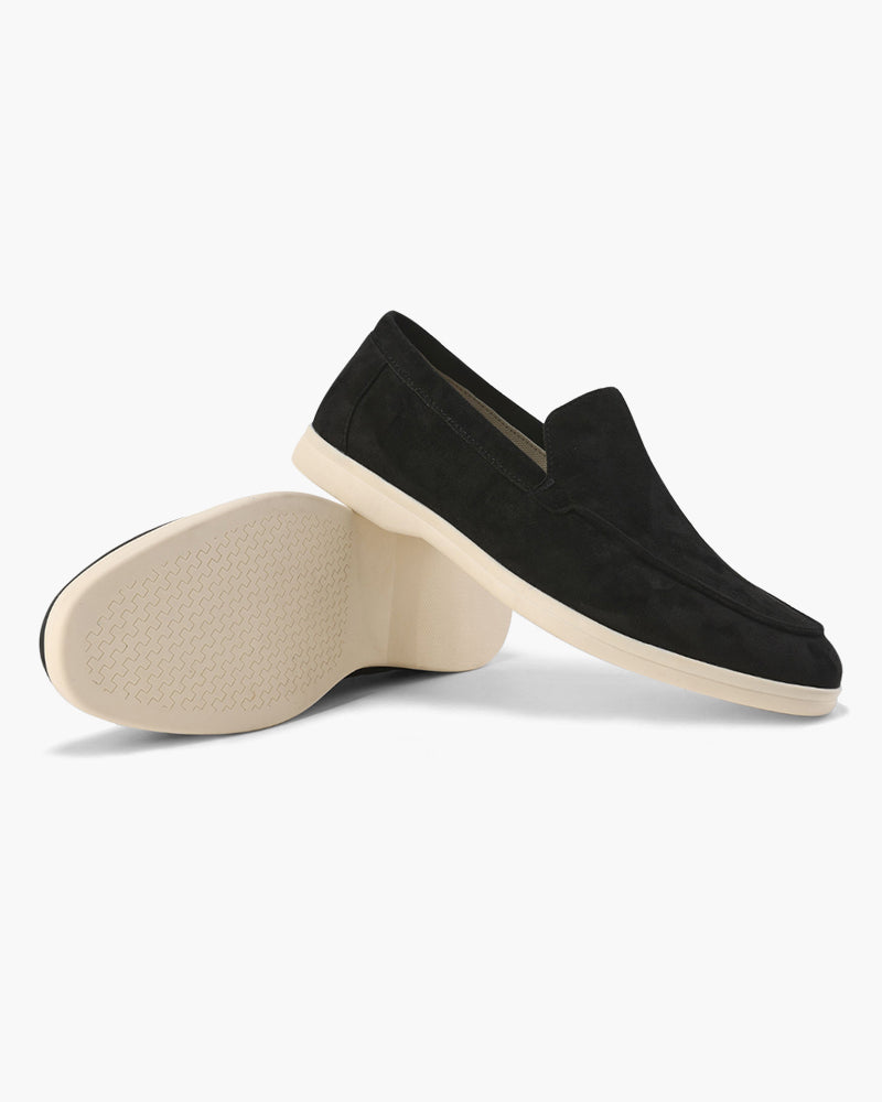 Loafers med synlige sømdetaljer, slip-on design og kilehæl