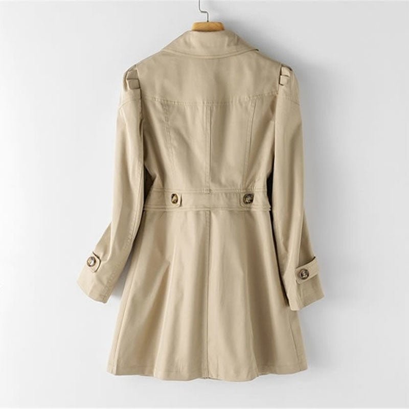 Dame trenchcoat med revers, knapper, lange ærmer og klaplommer