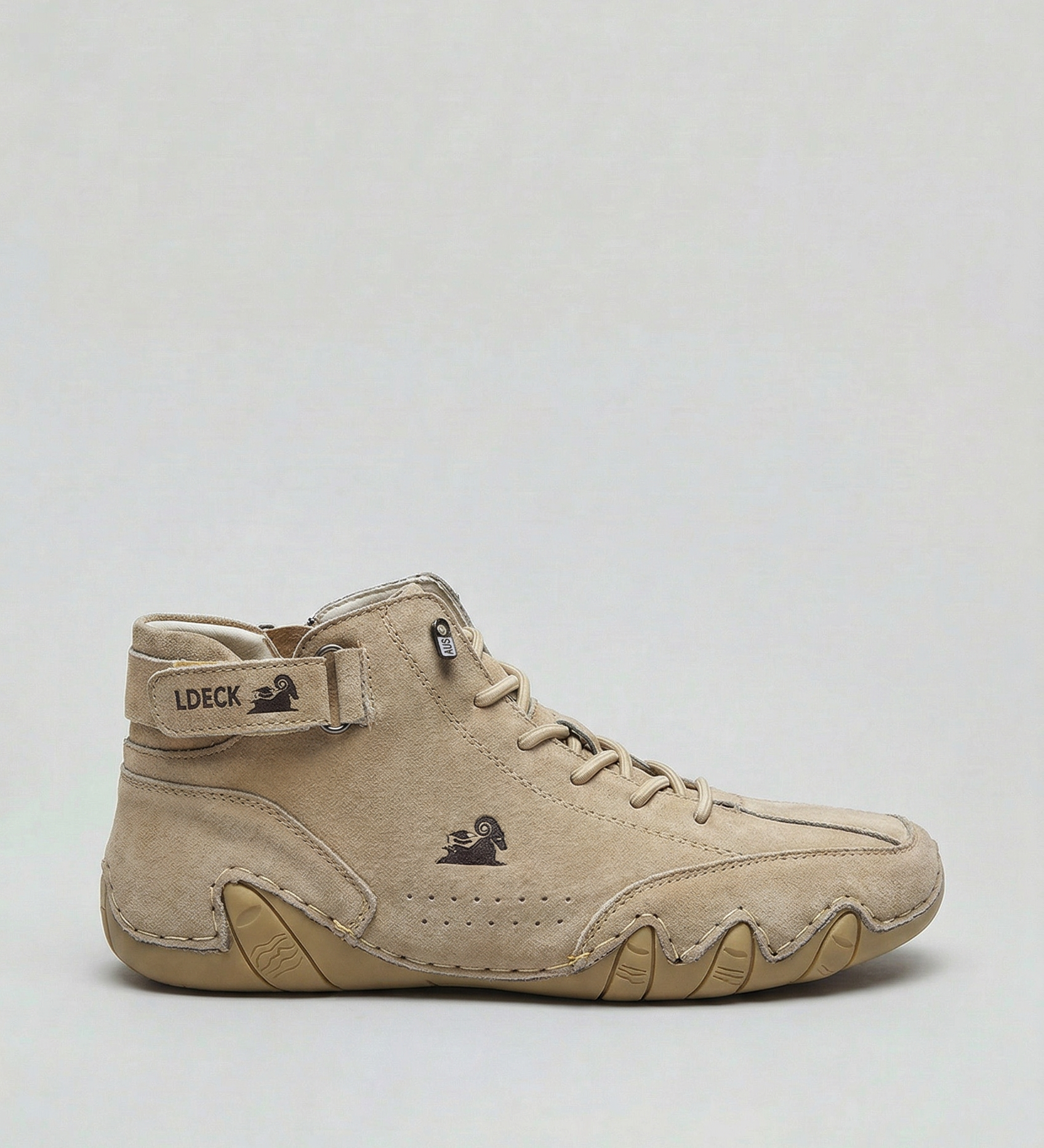 Højtop sneakers med snørebånd, ankelrem og profileret sål