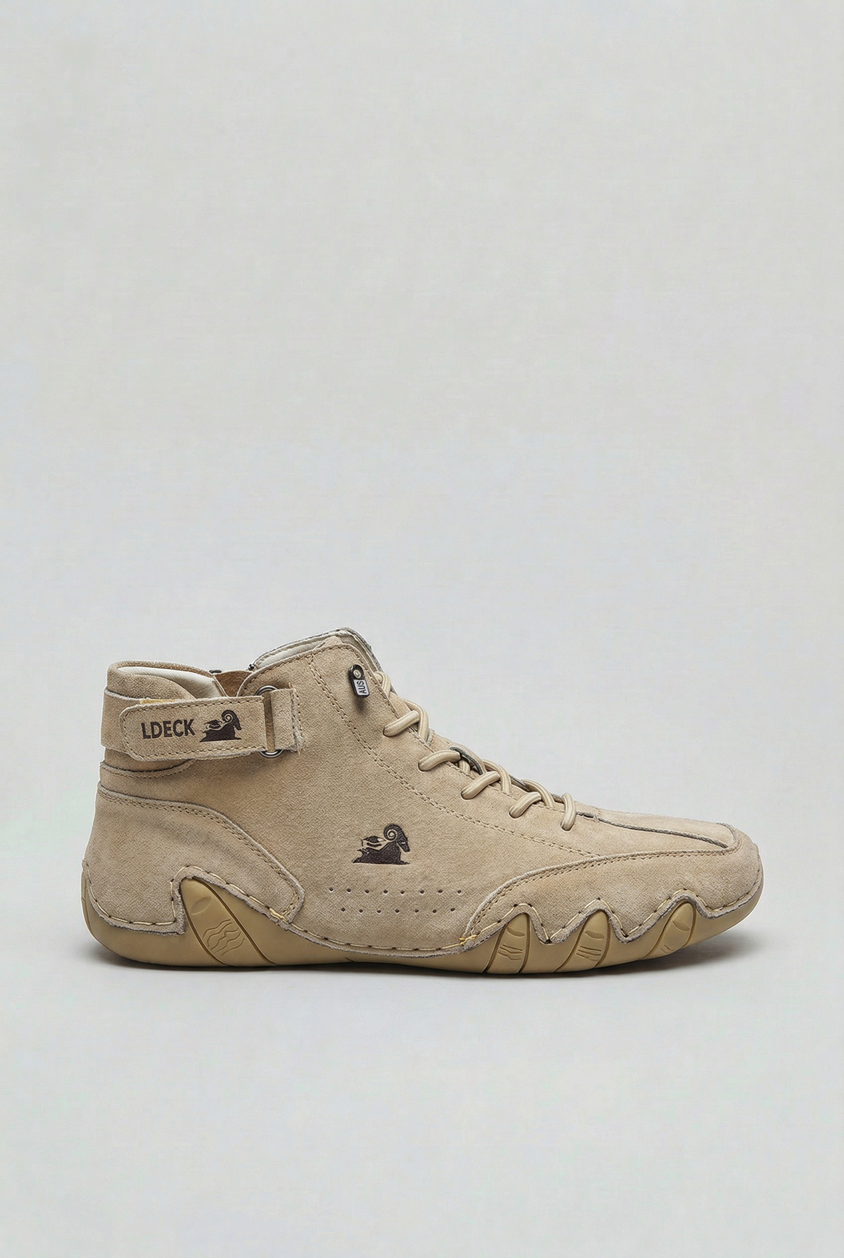 Højtop sneakers med snørebånd, ankelrem og profileret sål