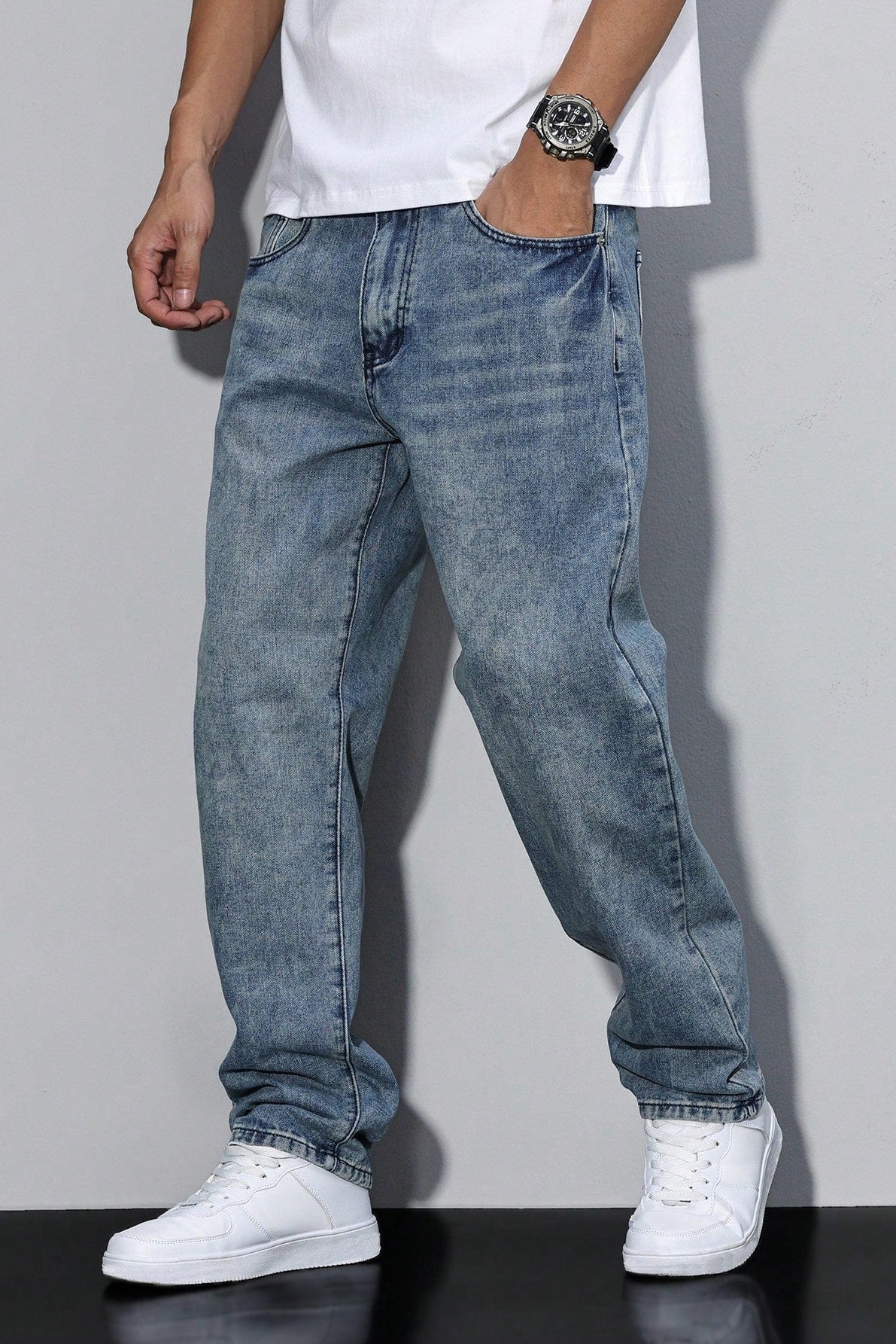 Herrejeans med løs pasform, lige ben og fem lommer