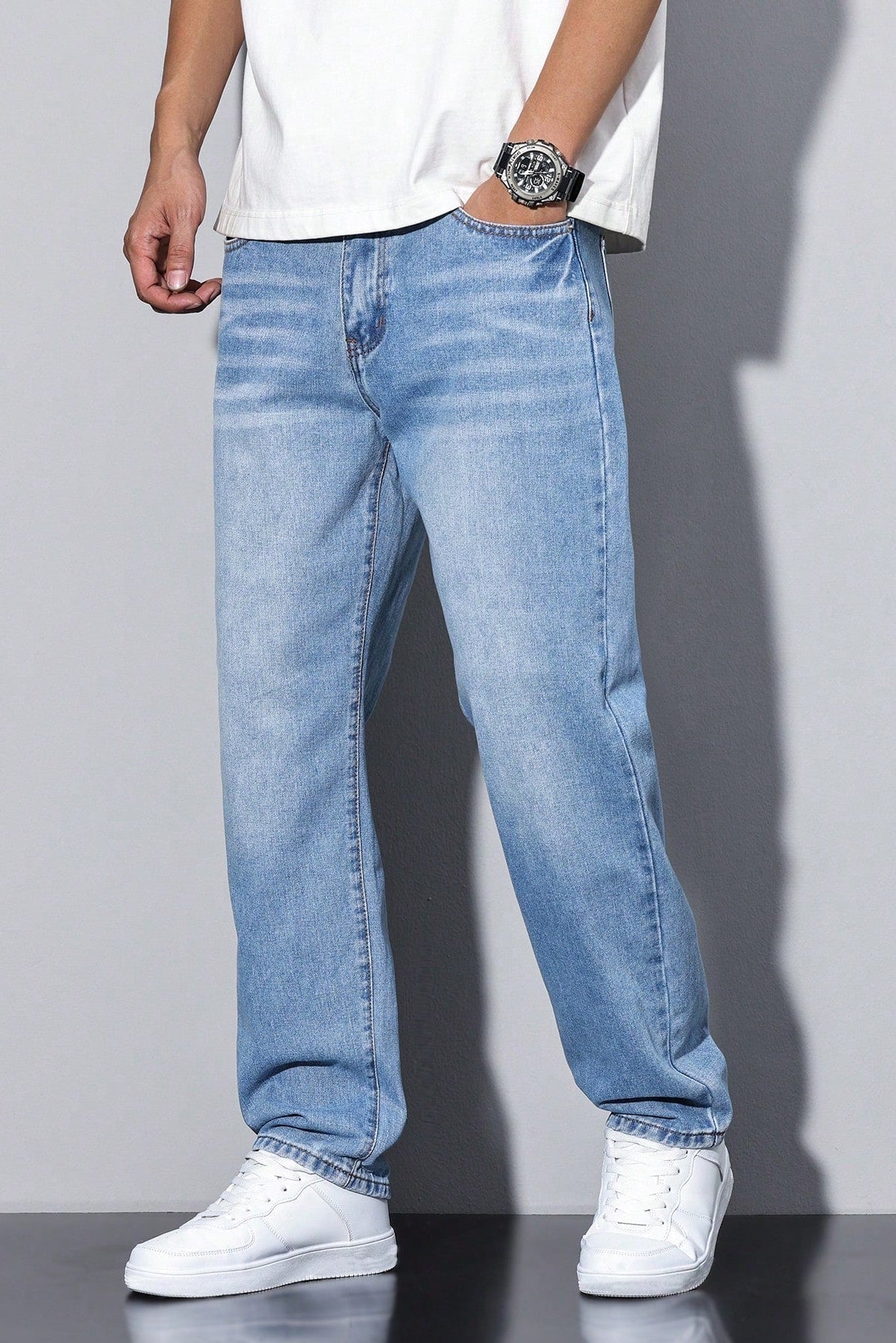 Herrejeans med løs pasform, lige ben og fem lommer