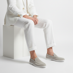 Herre loafers med moccasinsnit, rundet tå og flad lys sål