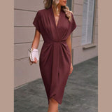 Clarke London Cocktailkjole – Midi med Draperet Front og Side Slids