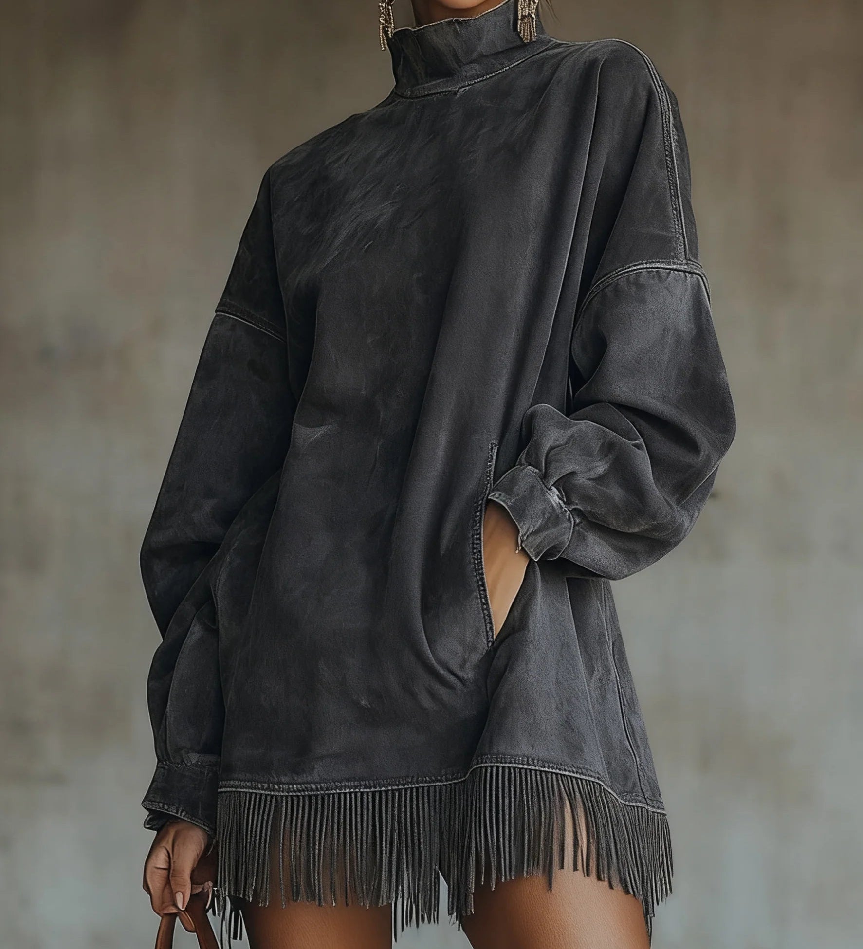Mini-robe femme à col roulé, manches longues et bord à franges