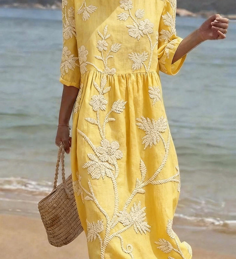 Evelyn | Komfortabel og Elegant Broderet Midi Kjole