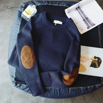Herre pullover med rund hals, lange ærmer, ribkanter og albuelapper