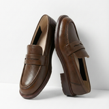 Dame loafers med pennyrem, rund tå og lav hæl