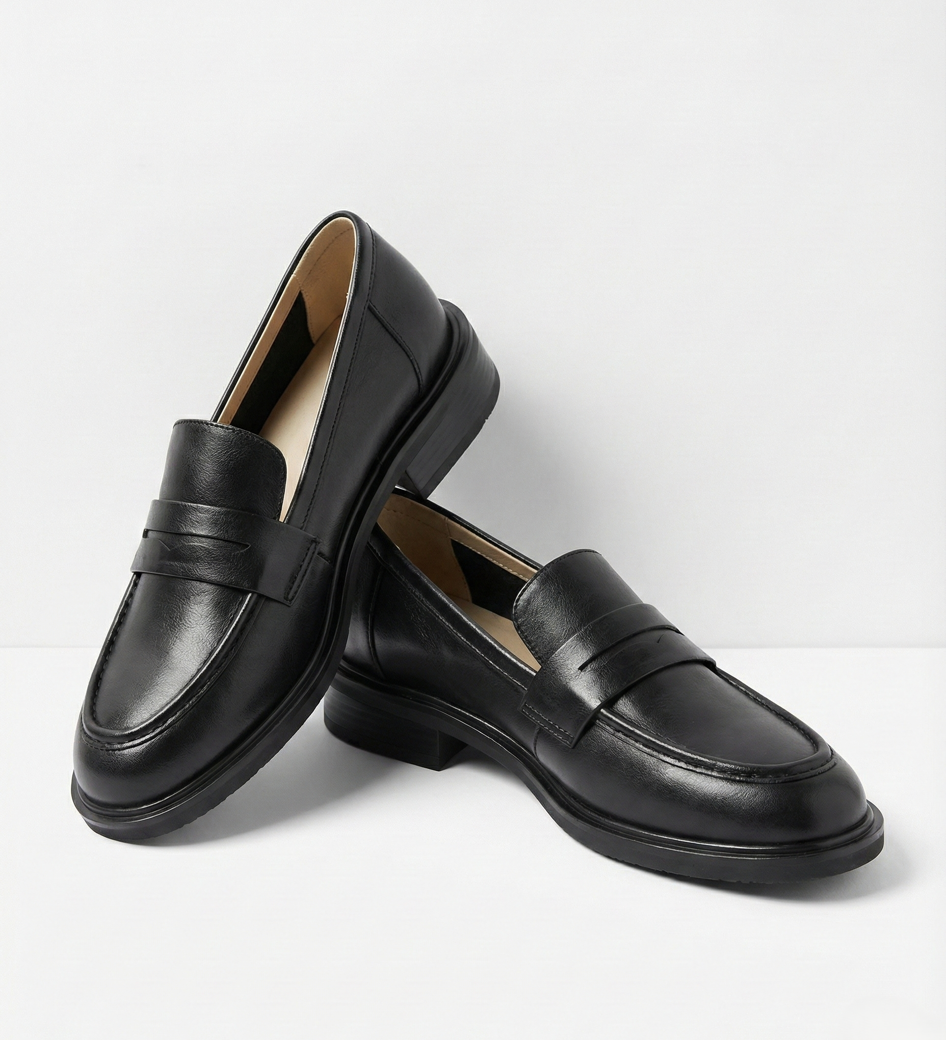 Dame loafers med pennyrem, rund tå og lav hæl