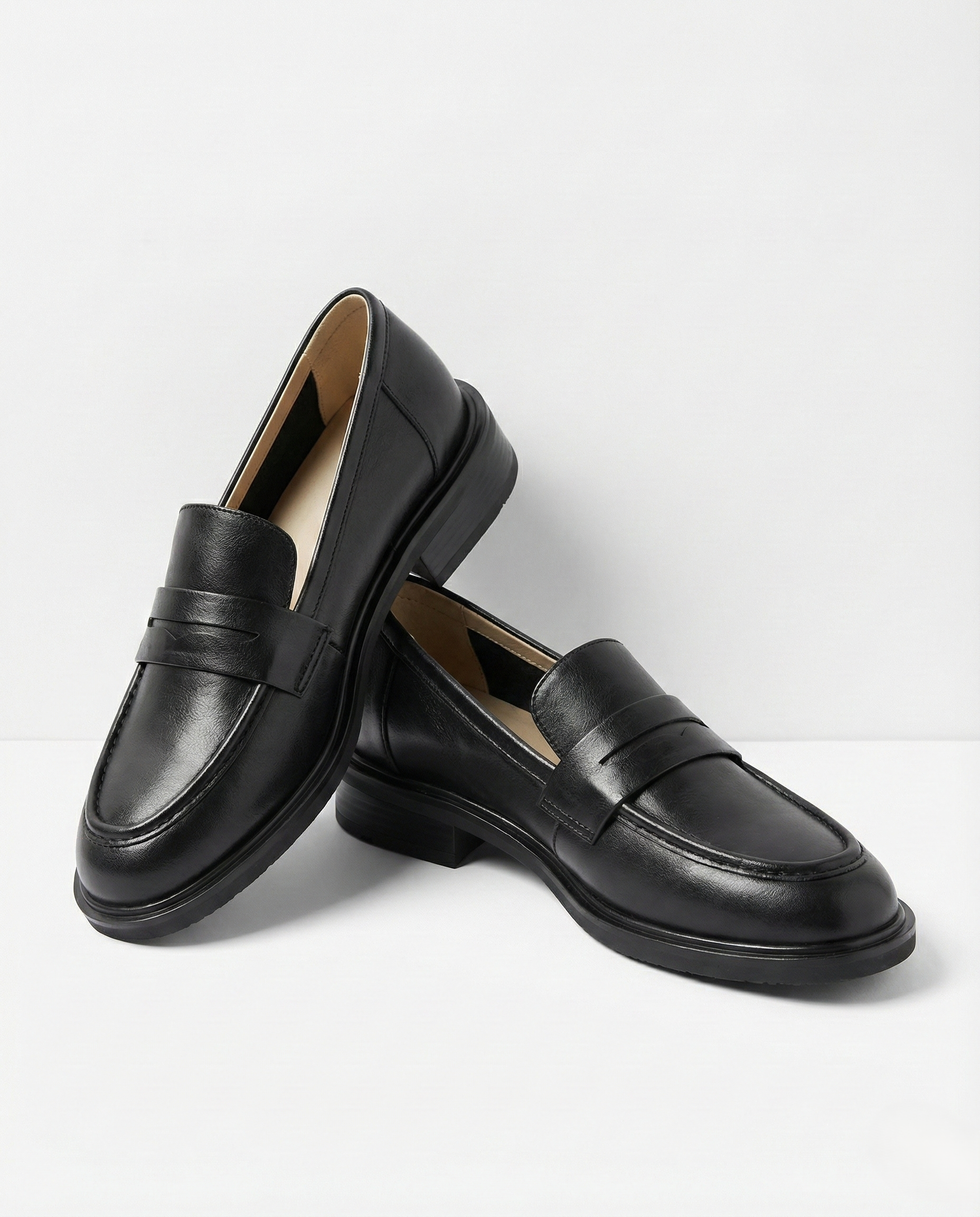 Dame loafers med pennyrem, rund tå og lav hæl