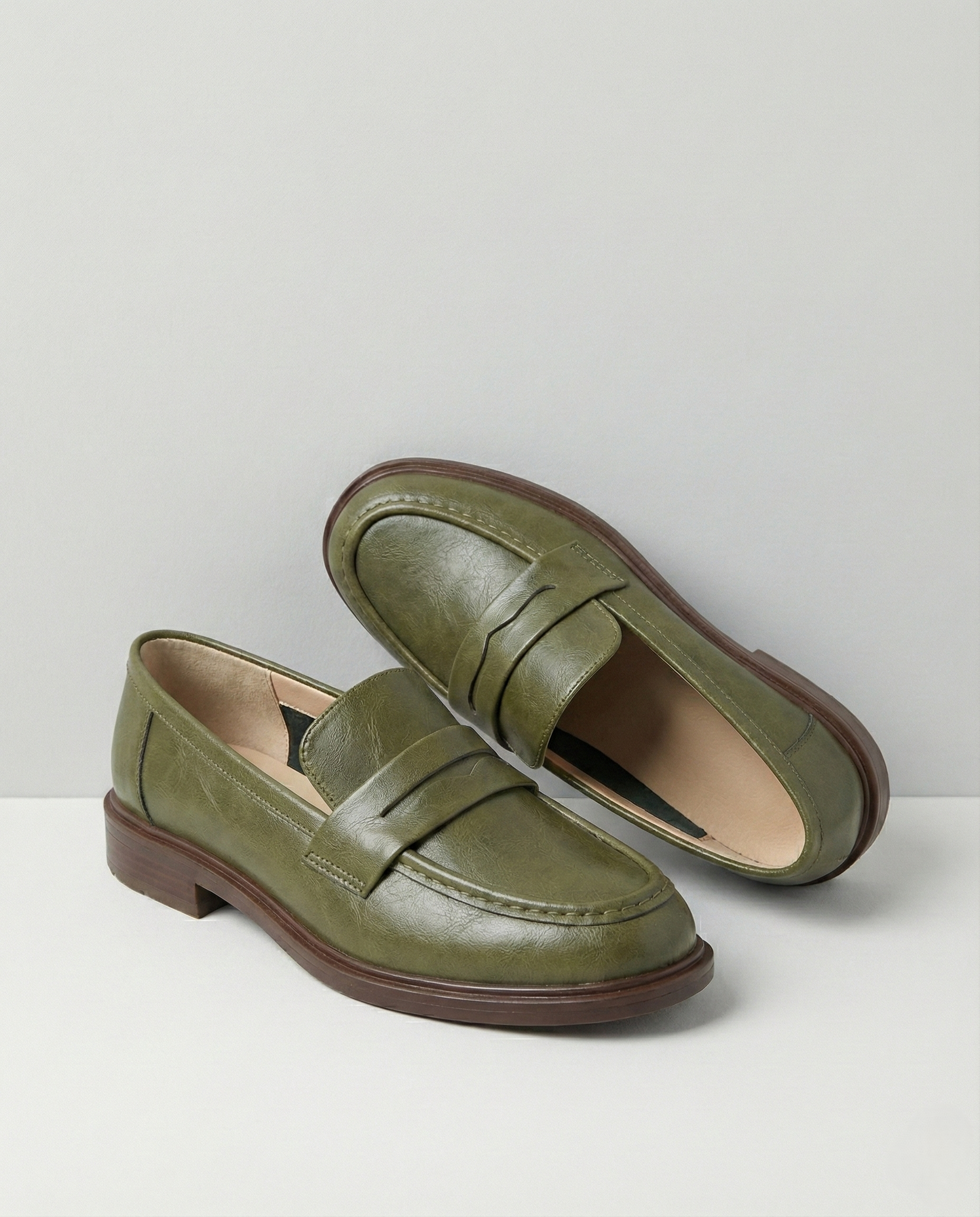 Dame loafers med pennyrem, rund tå og lav hæl
