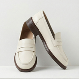 Dame loafers med pennyrem, rund tå og lav hæl