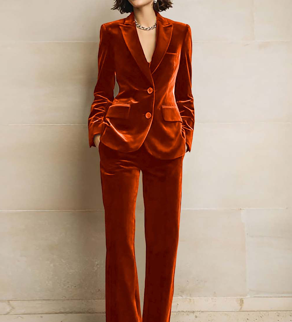 Tailleur pantalon femme avec blazer à revers en pointe