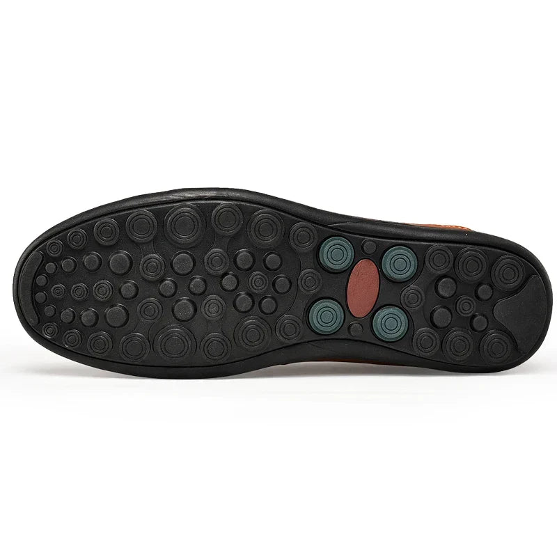 Herre loafers som slip-on med moccasinstikninger og flad profileret sål