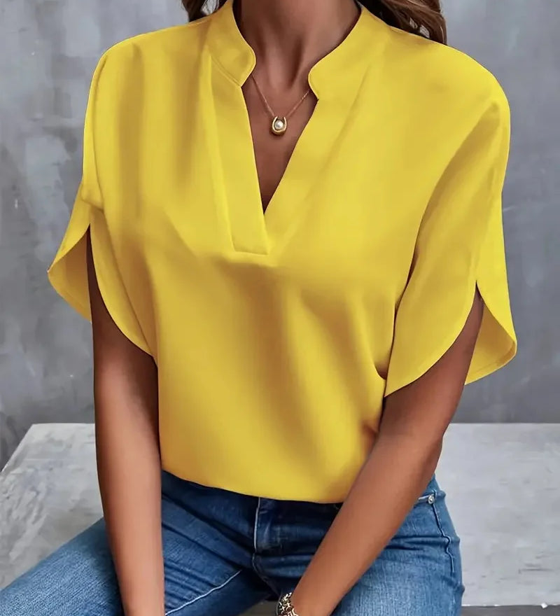 Bluse med v-hals – Flydende og elegant pasform