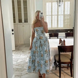 Hvid Blomster Cocktailkjole – Elegant Midi til Sommer og Fest